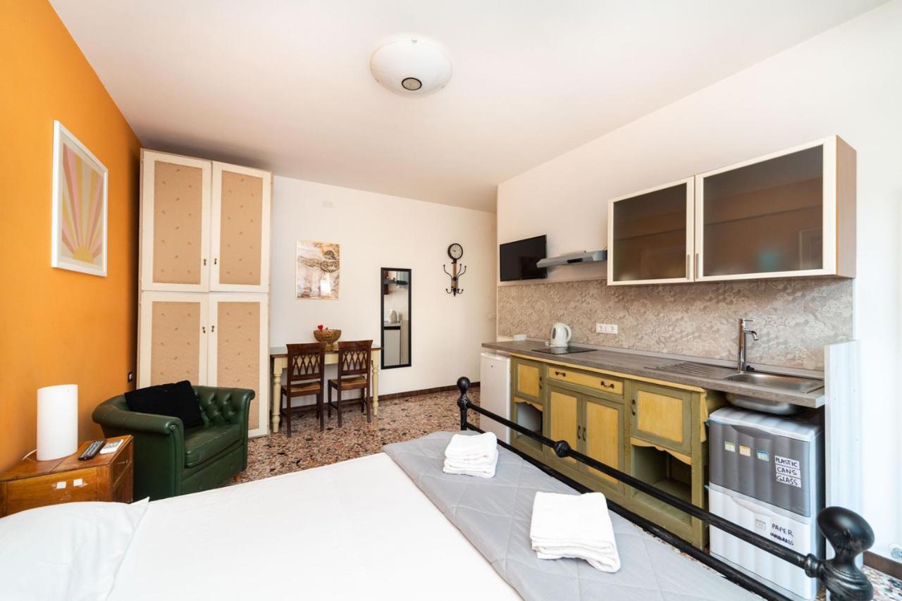 Monti Guesthouse メストレ エクステリア 写真
